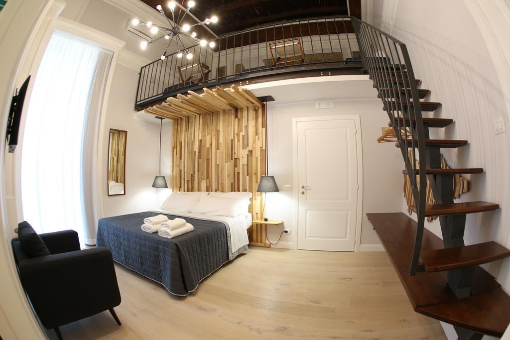 לינה וארוחת בוקר The Dante House By House In נאפולי מראה חיצוני תמונה