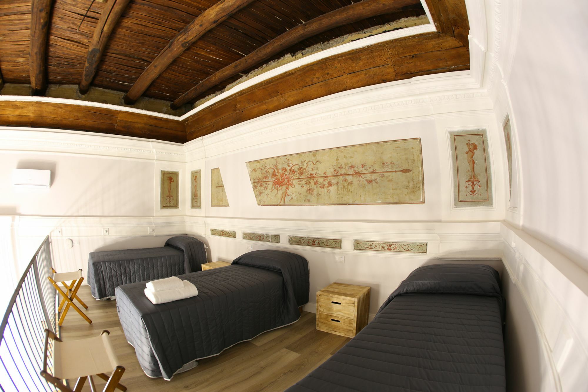 לינה וארוחת בוקר The Dante House By House In נאפולי מראה חיצוני תמונה